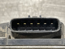Load image into Gallery viewer, THROTTLE BODY Toyota Tacoma 2005 05 06 07 08 09 - NW178653