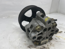 Load image into Gallery viewer, POWER STEERING PUMP Tacoma 2005 05 2006 06 07 08 09 - NW164151