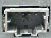 Load image into Gallery viewer, Radio Lincoln MKC 2017 - NW409770