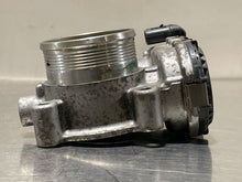 Load image into Gallery viewer, Throttle Body Lincoln MKC 2017 - NW410065