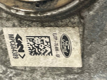 Load image into Gallery viewer, Transfer Case Lincoln MKC 2017 - NW410057