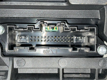Load image into Gallery viewer, Radio Lincoln MKC 2017 - NW409771