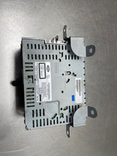 Load image into Gallery viewer, Radio Lincoln MKC 2017 - NW409772