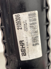 Load image into Gallery viewer, RADIATOR BMW 540i 740i 750i 1999 99 00 01 02 03 - NW409752