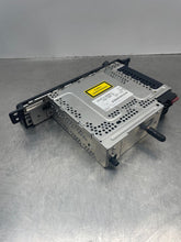 Load image into Gallery viewer, RADIO AM FM CD 330i 325i 2005 05 AM FM CD - NW411573
