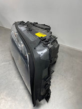 Load image into Gallery viewer, HEADLIGHT LAMP ASSEMBLY 325ci 325i 330ci 330i 330xi 04-06 Right - NW411507