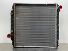 Load image into Gallery viewer, RADIATOR Ford F250SD Pickup F350SD Pickup 2006 06 2007 07 - NW412702
