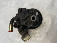 Load image into Gallery viewer, POWER STEERING PUMP INFINITI I30 MAXIMA 95 96 97 - 04 - NW163328