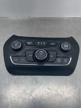 Load image into Gallery viewer, Temperature Controls Jeep Cherokee 2016 - NW413859