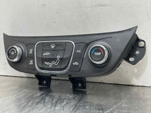 Load image into Gallery viewer, Temperature Controls Chevrolet Equinox 2018 - NW413858