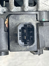 Load image into Gallery viewer, Alternator Chevrolet Equinox 2018 - NW413557
