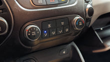 Load image into Gallery viewer, Temperature Controls Hyundai Tucson 2014 - NW415565