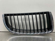Load image into Gallery viewer, GRILLE BMW 325ci 325i 328i 330ci 330i 330xi 335i 06 07 08 Right - NW98095