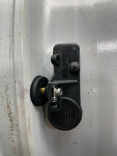 Load image into Gallery viewer, Wheel Rim Jeep Liberty 2012 - NW416526