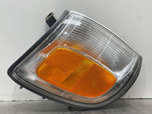 Load image into Gallery viewer, PARKLAMP 4 Runner 1996 96 1997 97 1998 98 Right - NW416220