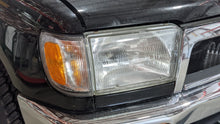 Load image into Gallery viewer, PARKLAMP 4 Runner 1996 96 1997 97 1998 98 Right - NW416220
