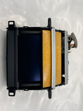 Load image into Gallery viewer, INFO-GPS SCREEN SC430 2005 05 2006 06 2007 07 2008 08 2009 09 - NW474639