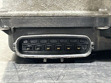 Load image into Gallery viewer, THROTTLE BODY Corolla Matrix 2005 05 2006 06 07 1ZZFE - NW178632