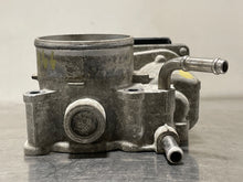 Load image into Gallery viewer, THROTTLE BODY Corolla Matrix 2005 05 2006 06 07 1ZZFE - NW178632