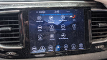 Load image into Gallery viewer, Info-Gps Screen Chrysler Pacifica 2018 - NW418547