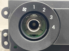 Load image into Gallery viewer, Temperature Controls FORD F250SD PICKUP 2006 - NW419384
