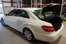 Load image into Gallery viewer, CARRIER ASSEMBLY E250 Van C230 C250 C300 C350 C63 E250D E300 08-16 AWD - NW46942