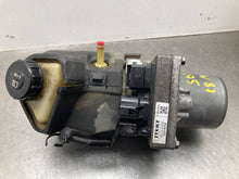Load image into Gallery viewer, POWER STEERING PUMP Murano Murano Cross Cabriolet 2015-2020 - NW420891