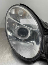 Load image into Gallery viewer, HEADLIGHT LAMP ASSEMBLY E320 E350 E500 E55 03 04 05 06 Right - NW421393