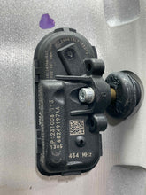 Load image into Gallery viewer, WHEEL RIM 1500 Pickup 2009-2020 20x9 ALUM - NW422111