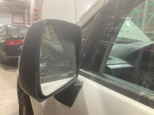 Load image into Gallery viewer, SIDE VIEW DOOR MIRROR Mitsubishi Endeavor 04 05 06 07 08 Left - NW422887