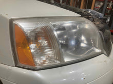 Load image into Gallery viewer, HEADLIGHT LAMP ASSEMBLY Mitsubishi Endeavor 04 05 06 07 08 Right - NW422973