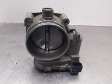 Load image into Gallery viewer, THROTTLE BODY Cayman Panamera Cayenne 2007 07 08 09 10 11 12 13 14 - NW426996