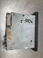 Load image into Gallery viewer, Radio Audi TT 2001 01 2002 02 2003 03 AM FM CD - NW424618