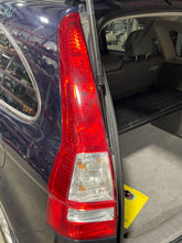 Load image into Gallery viewer, TAIL LIGHT LAMP ASSEMBLY Honda CR-V 07 08 09 10 11 Left - NW425418
