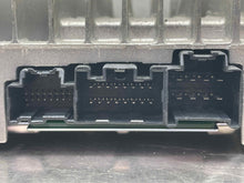 Load image into Gallery viewer, Radio ESCALADE ESV 2014 - NW425703