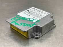 Load image into Gallery viewer, AIR BAG COMPUTER VW Passat 2002 02 03 04 05 - NW425889