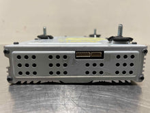 Load image into Gallery viewer, Radio Hyundai Genesis 2012 - NW137406