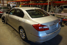 Load image into Gallery viewer, CARRIER ASSEMBLY Hyundai Genesis 09 10 11 12 13 14 3.91 RATIO Rear - NW46589