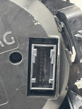 Load image into Gallery viewer, SPEEDOMETER CLUSTER Volkswagen Golf 2015 15 2016 16 2017 17 - NW427435