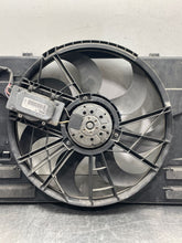 Load image into Gallery viewer, RADIATOR FAN ASSEMBLY C30 V40 V70 2004 04 05 06 07 08 - NW427667