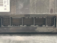 Load image into Gallery viewer, FRONT TEMPERATURE CONTROLS Cayenne 2004 04 2005 05 2006 06 - NW101170