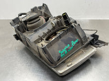 Load image into Gallery viewer, HEADLIGHT LAMP ASSEMBLY Range Rover 2000 00 2001 01 2002 02 Right - NW429127