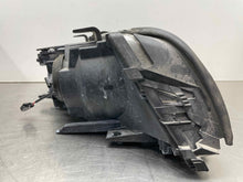 Load image into Gallery viewer, HEADLIGHT LAMP ASSEMBLY 320i 323i 323ic 323is 325ci 325i 328i 99-01 Left - NW429517