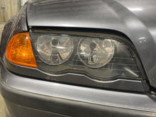 Load image into Gallery viewer, HEADLIGHT LAMP ASSEMBLY 320i 323i 323ic 323is 325ci 325i 328i 99-01 Right - NW429518