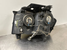 Load image into Gallery viewer, HEADLIGHT LAMP ASSEMBLY Jeep Grand Cherokee 05 06 07 Right - NW102040