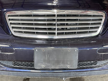 Load image into Gallery viewer, GRILLE Mercedes C320 C240 C2303 2001 01 2002 02 2003 03 2004 04 Upper - NW429889