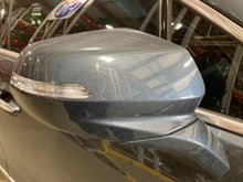 Load image into Gallery viewer, Side View Door Mirror Cadillac XT5 2021 - NW429441