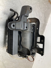 Load image into Gallery viewer, AIR RIDE COMPRESSOR E350 E550 CLS500 CLS55 CLS550 CLS63 E280 00-11 - NW429699