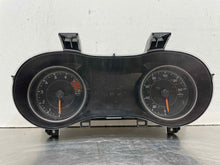 Load image into Gallery viewer, Speedometer Cluster Jeep Cherokee 2019 - NW430467