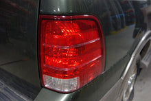 Load image into Gallery viewer, TAIL LIGHT LAMP ASSEMBLY Ford Expedition 03 04 05 06 Right - NW179679